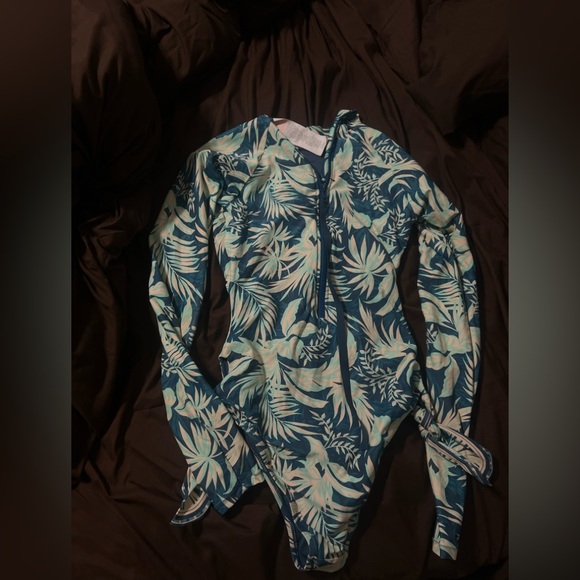 RIPCURL surf suit - Picture 6 of 12